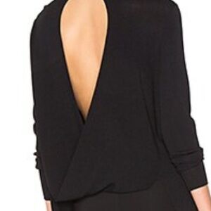 360 CASHMERE MILANO LIGHTWEIGHT MERINO WOOL OPEN BACK KEYHOLE SWEATER